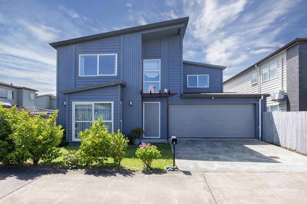 8 Karetai Crescent, Favona, Auckland - Carousel 1