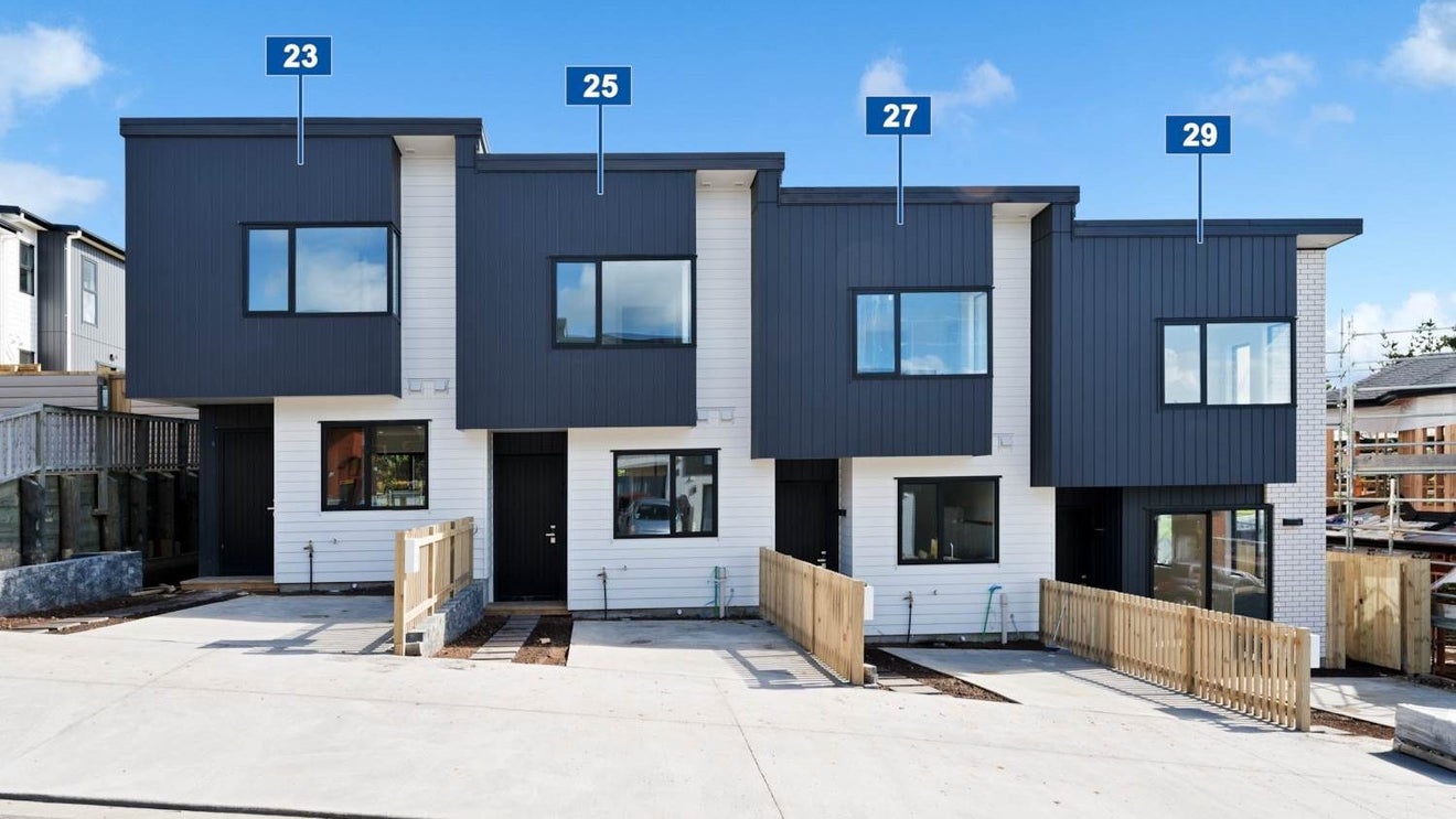 23 Paina Crescent, Massey, Auckland - Carousel 1