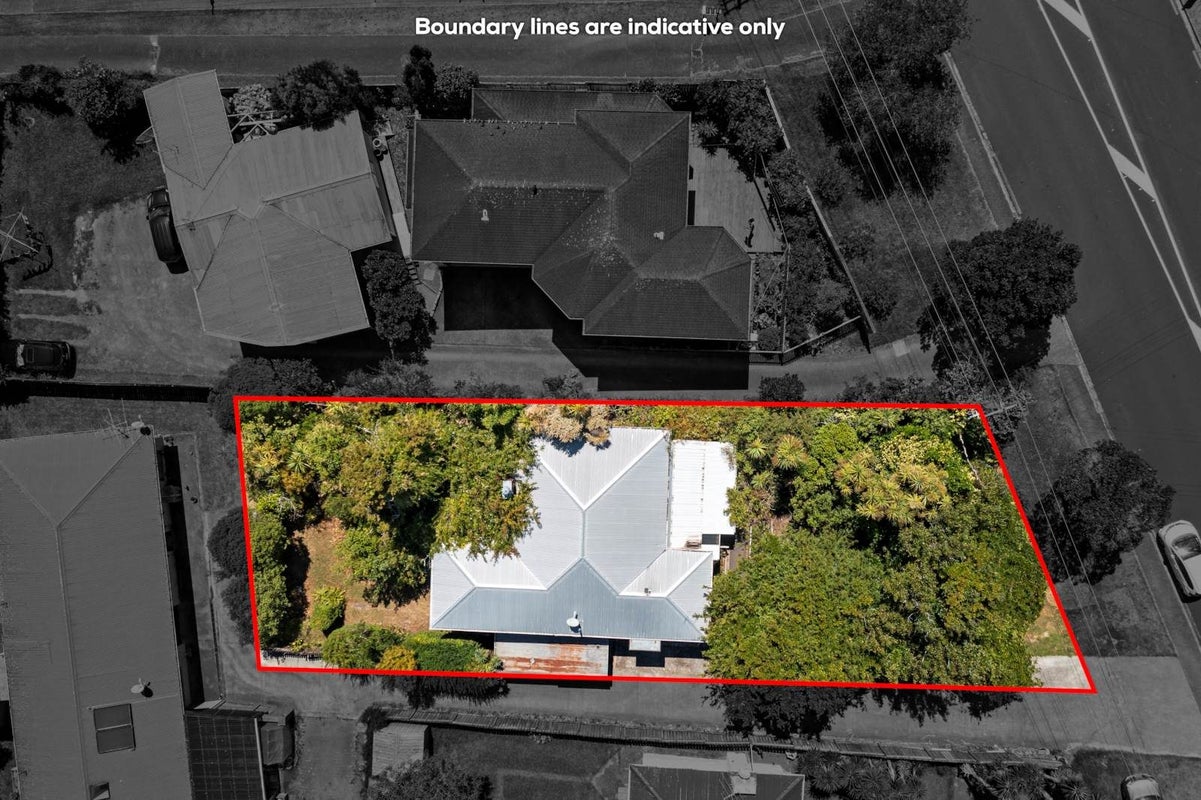214 East Coast Road, Forrest Hill, Auckland - Carousel 1
