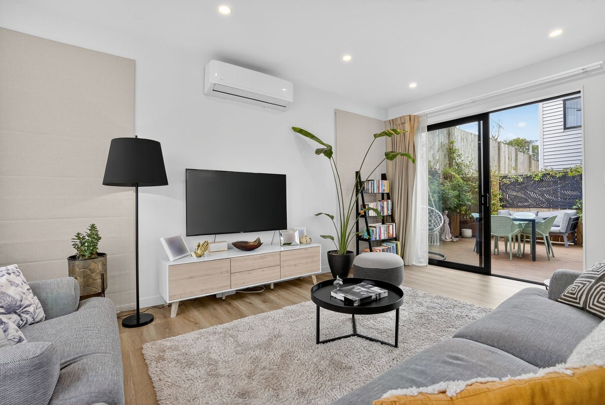 57B Hogans Road, Glenfield, Auckland - Carousel 2