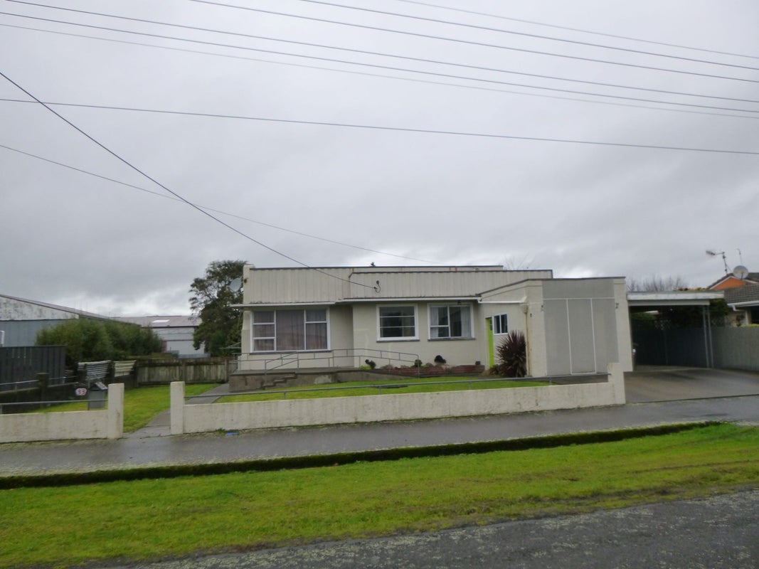 33 Albert Street, Pahiatua - Carousel 1