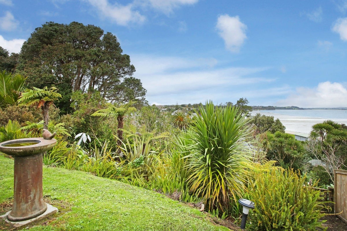 50 Ronald Avenue, Waiuku - Carousel 27