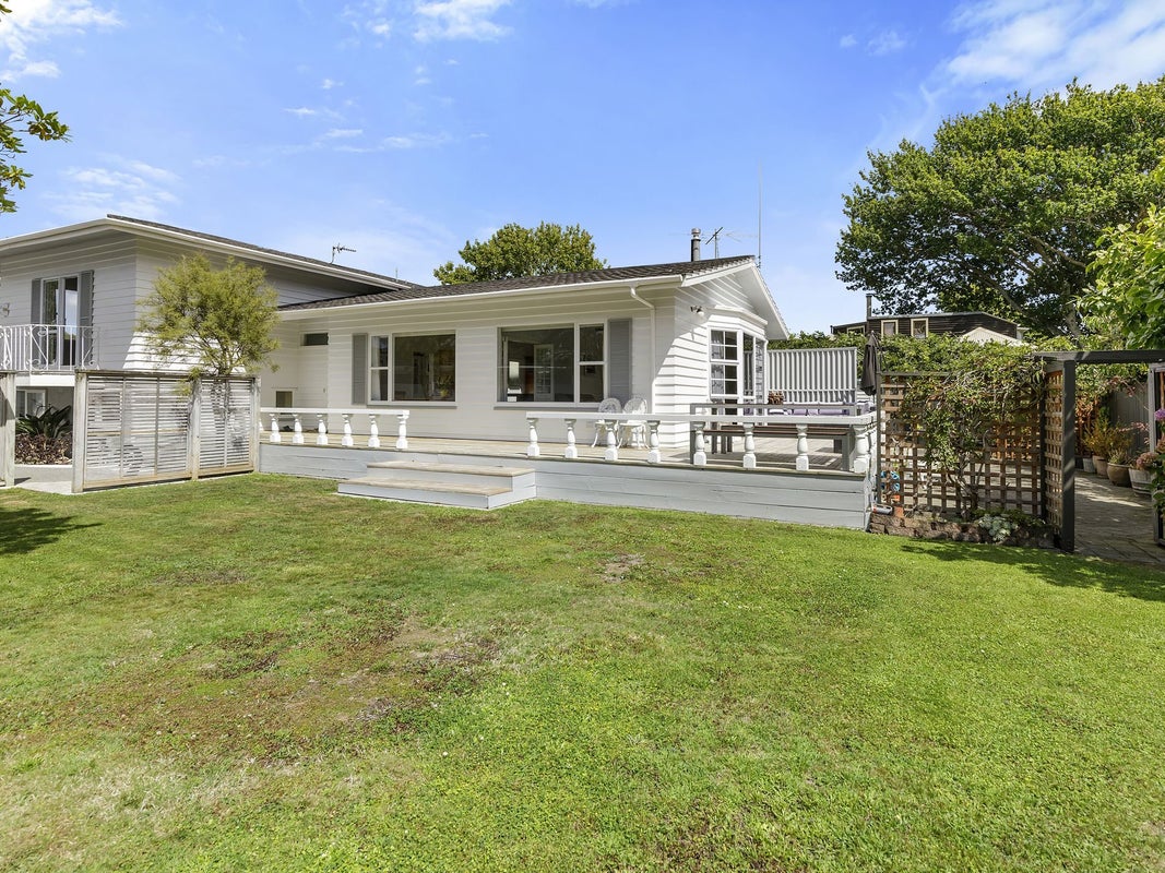 429 Fergusson Drive, Heretaunga, Upper Hutt - Carousel 1