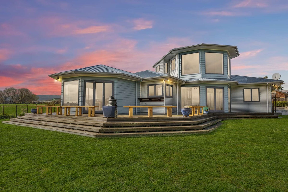 12 Hulme Place, Owhata, Rotorua - Carousel 1