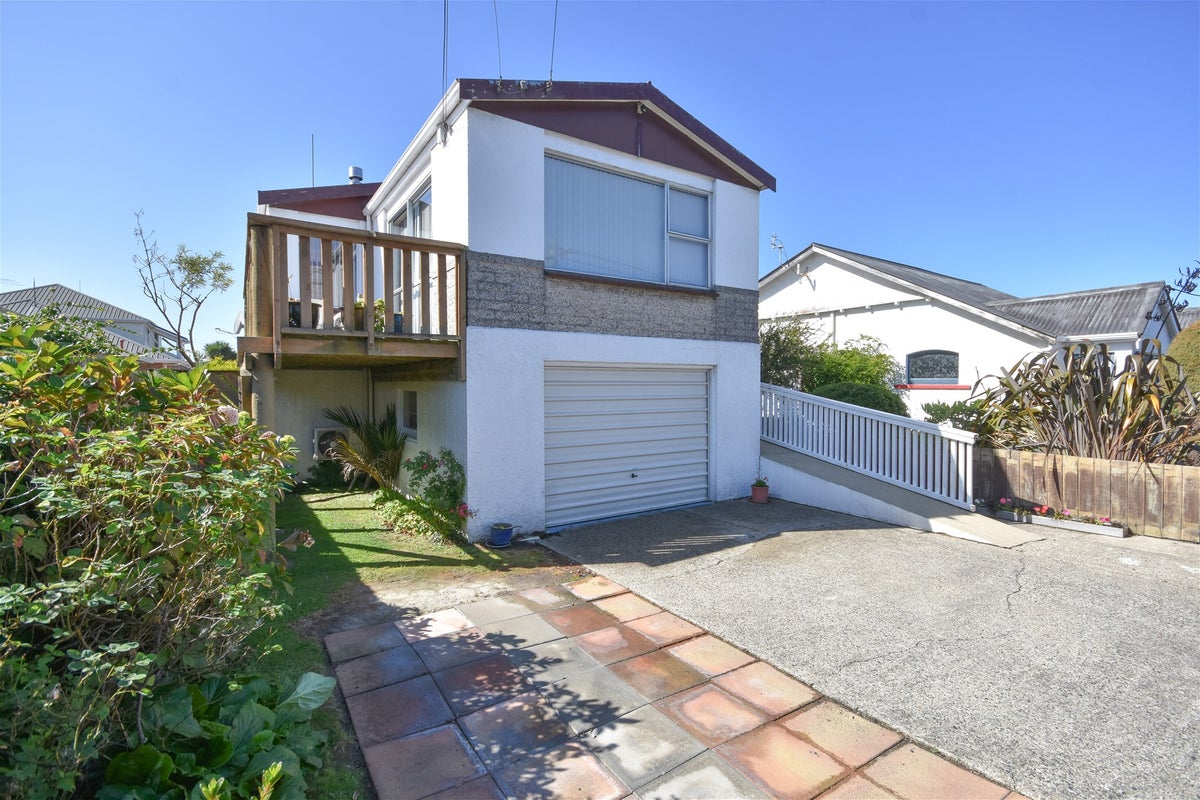 30 Josephine Street, Caversham, Dunedin - Carousel 1