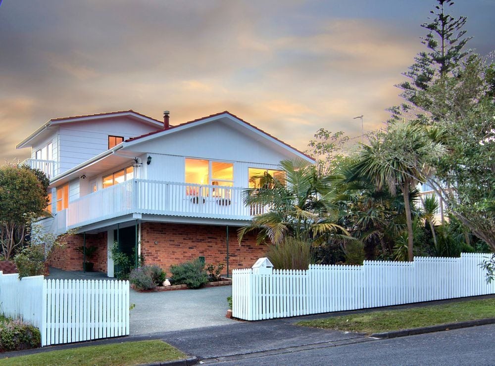 10 Pasteur Place, New Windsor, Auckland - Carousel 1