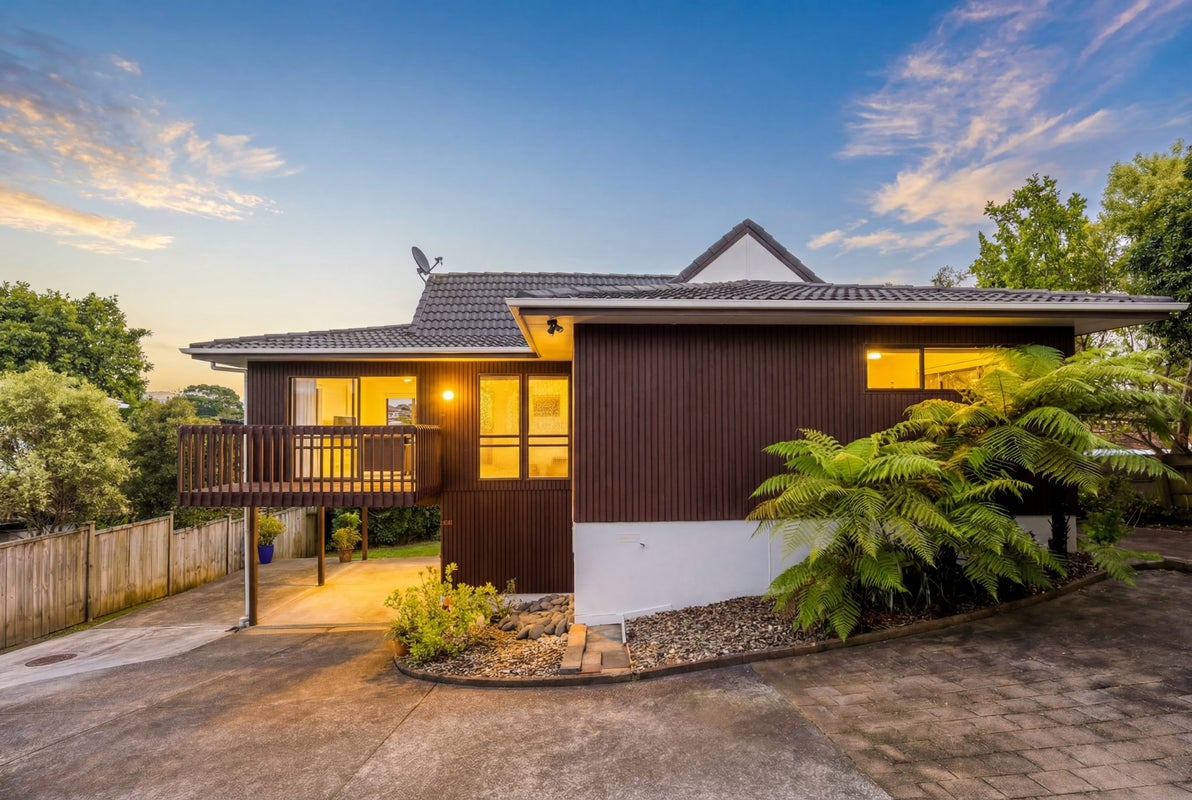 2/70 Stanaway Street, Hillcrest, Auckland - Carousel 1