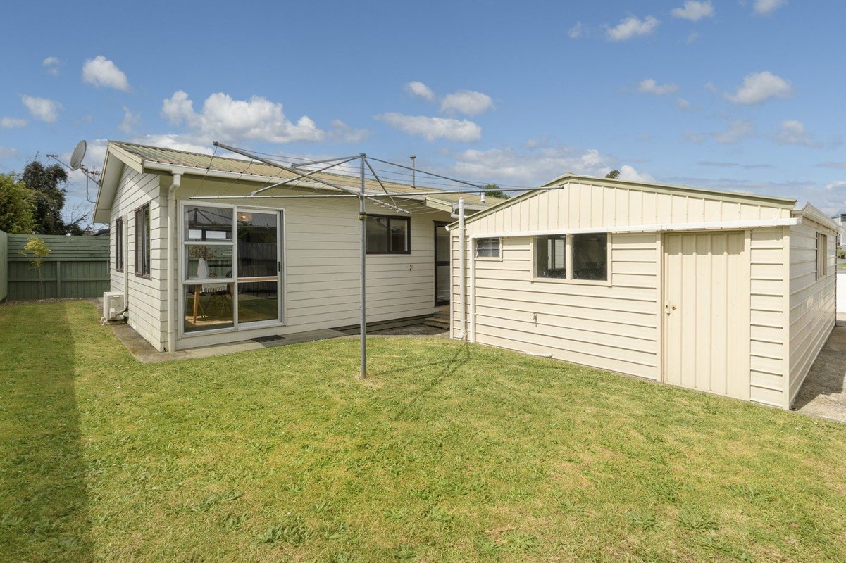 935B Cameron Road, Gate Pa, Tauranga - Carousel 1
