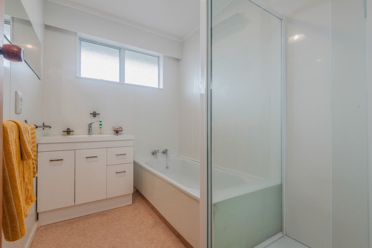 23A Meadowbrook Drive, Cloverlea, Palmerston North - Carousel 9