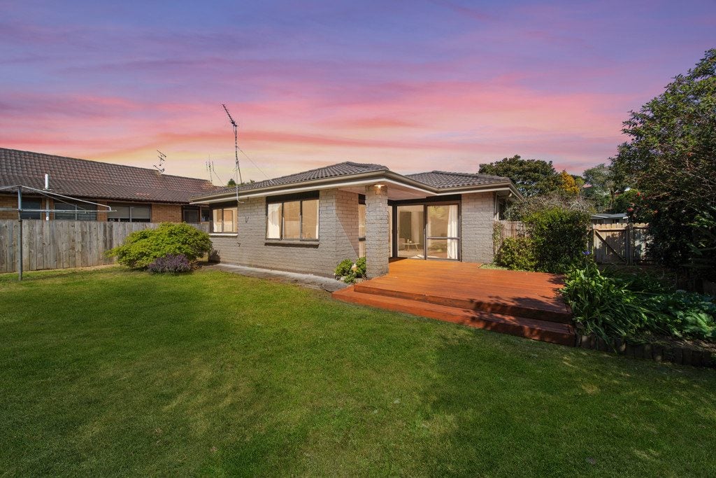 20 Bellfield Road, Opaheke, Papakura - Carousel 1