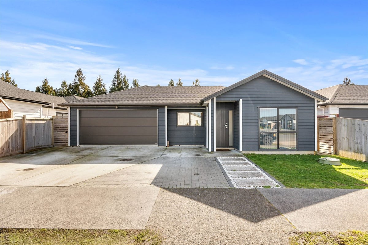 13 Hard Beech Street, Takanini, Papakura, Auckland - Carousel 1