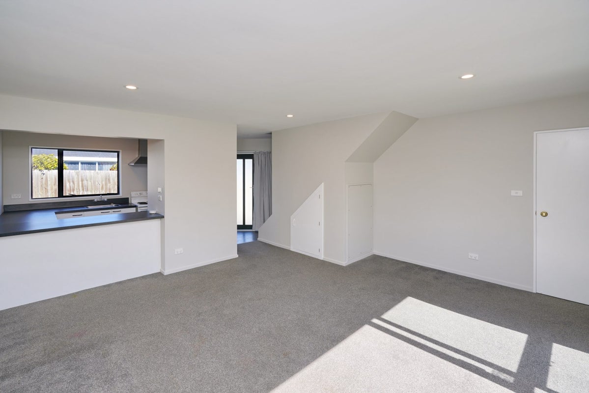 1/436 Barbadoes Street, Edgeware, Christchurch - Carousel 2