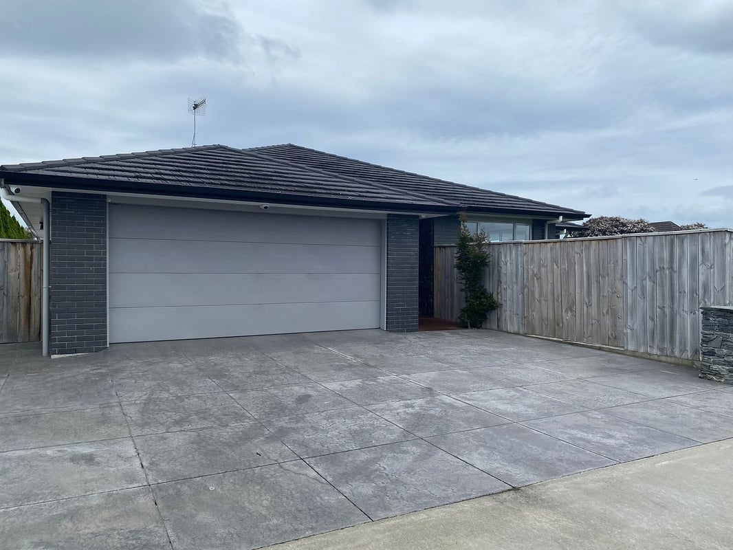 24 College Drive, Paraparaumu - Carousel 17