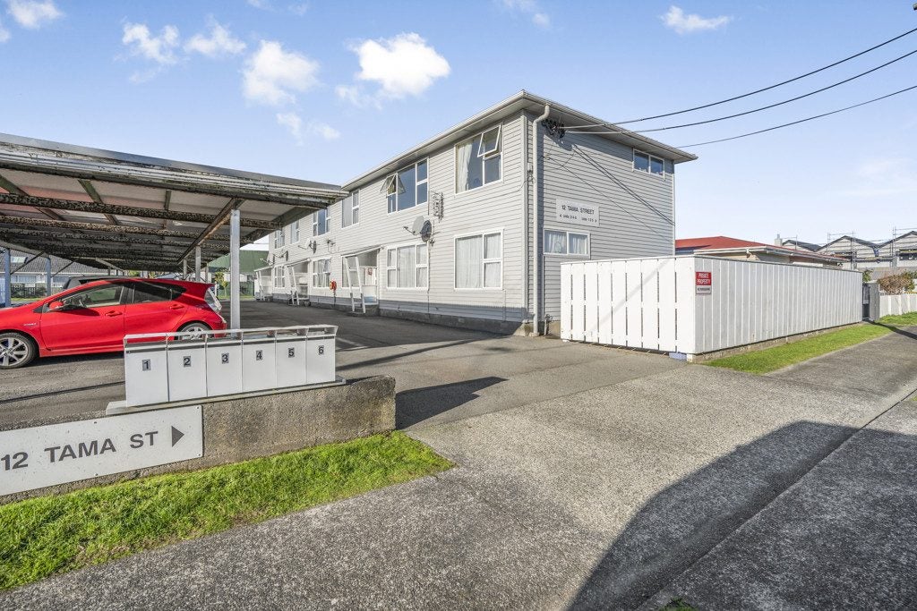 4/12 Tama ST, Alicetown, Lower Hutt - Carousel 10