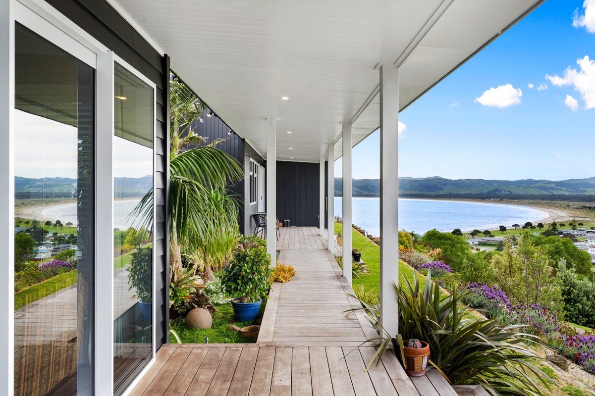 6A Lochiel Street, Mahia, Mahia - Carousel 2