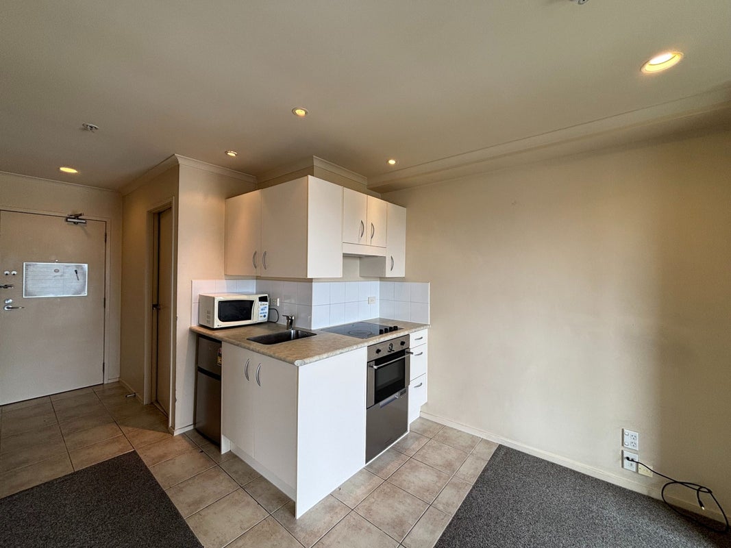 8F/18 Ronwood Avenue, Manukau, Auckland - Carousel 1