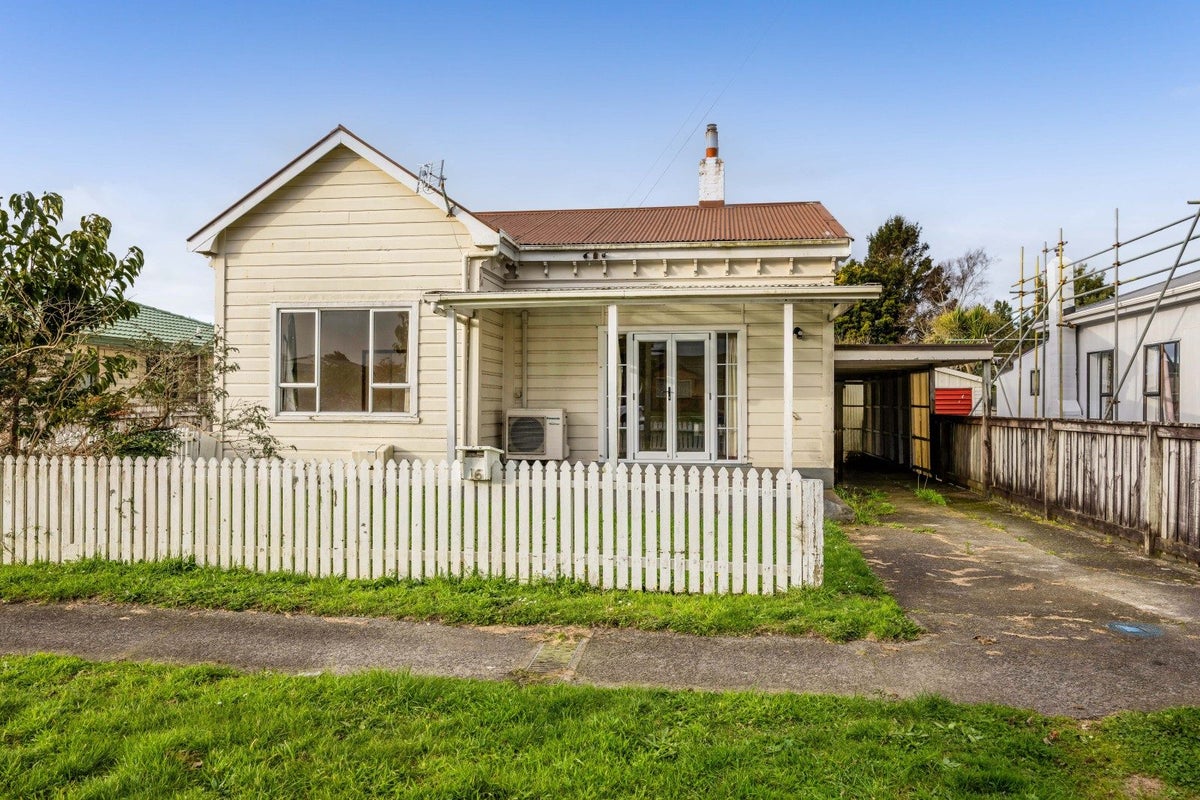 16 Juliet Street, Stratford, Stratford - Carousel 1