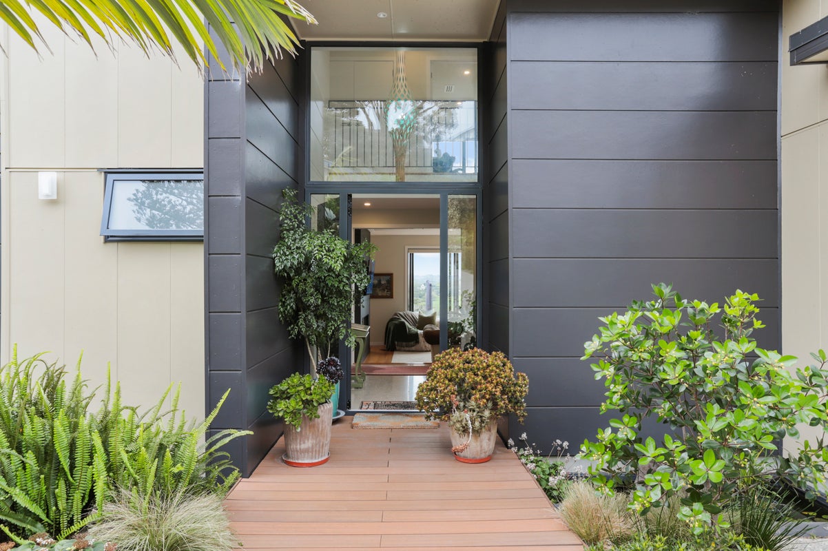 25A Pohutukawa Avenue, Shelly Park, Auckland - Carousel 2