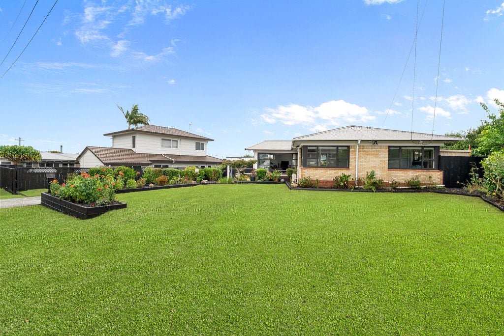 15 Collie Street, Hillpark, Auckland - Carousel 2
