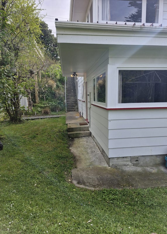 42 Standen Street, Karori, Wellington - Carousel 1