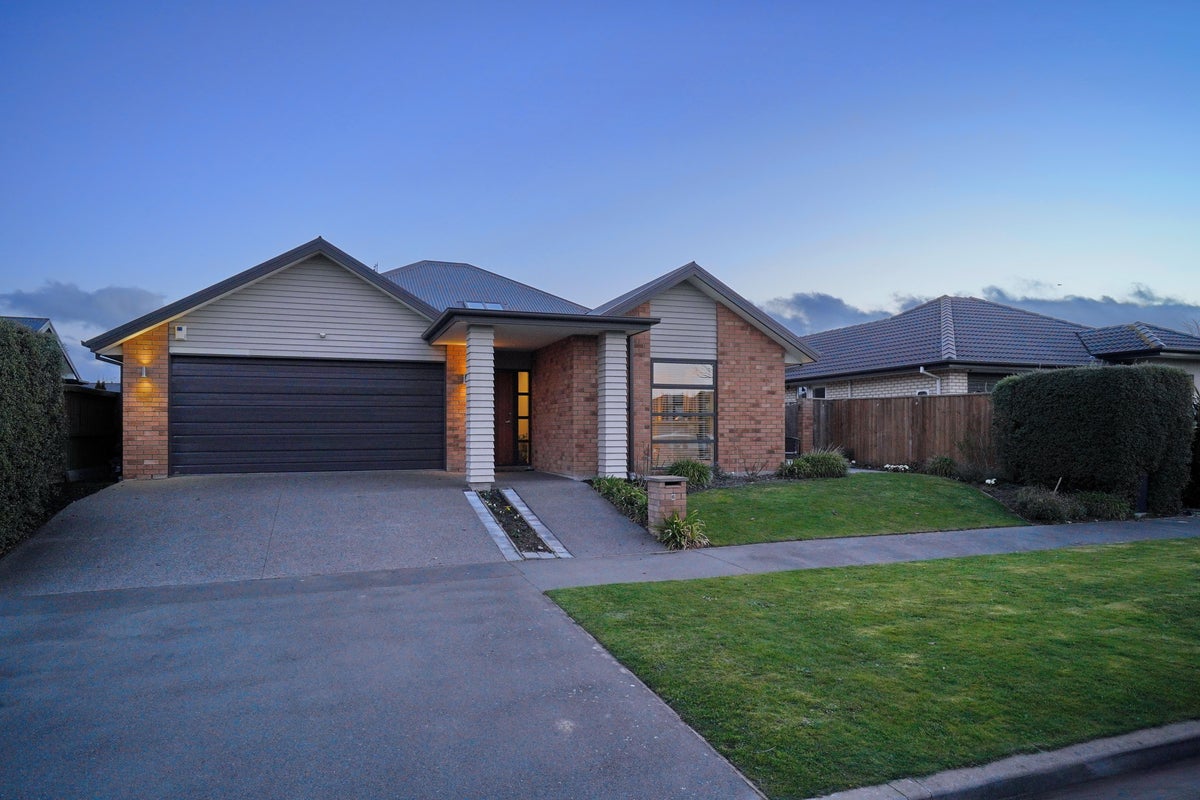6 Cognac Drive, Yaldhurst, Christchurch - Carousel 1