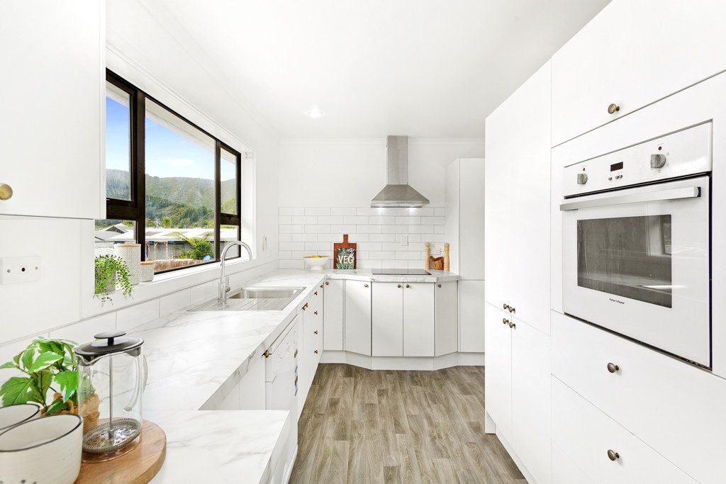 158 Wellington Road, Wainuiomata, Lower Hutt - Carousel 2