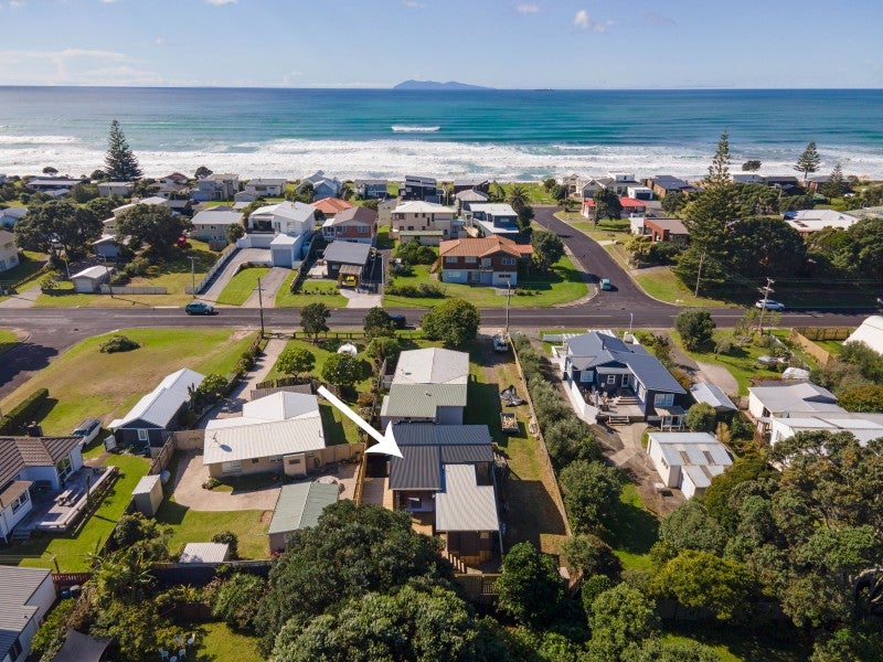0 , Waihi Beach - Carousel 2