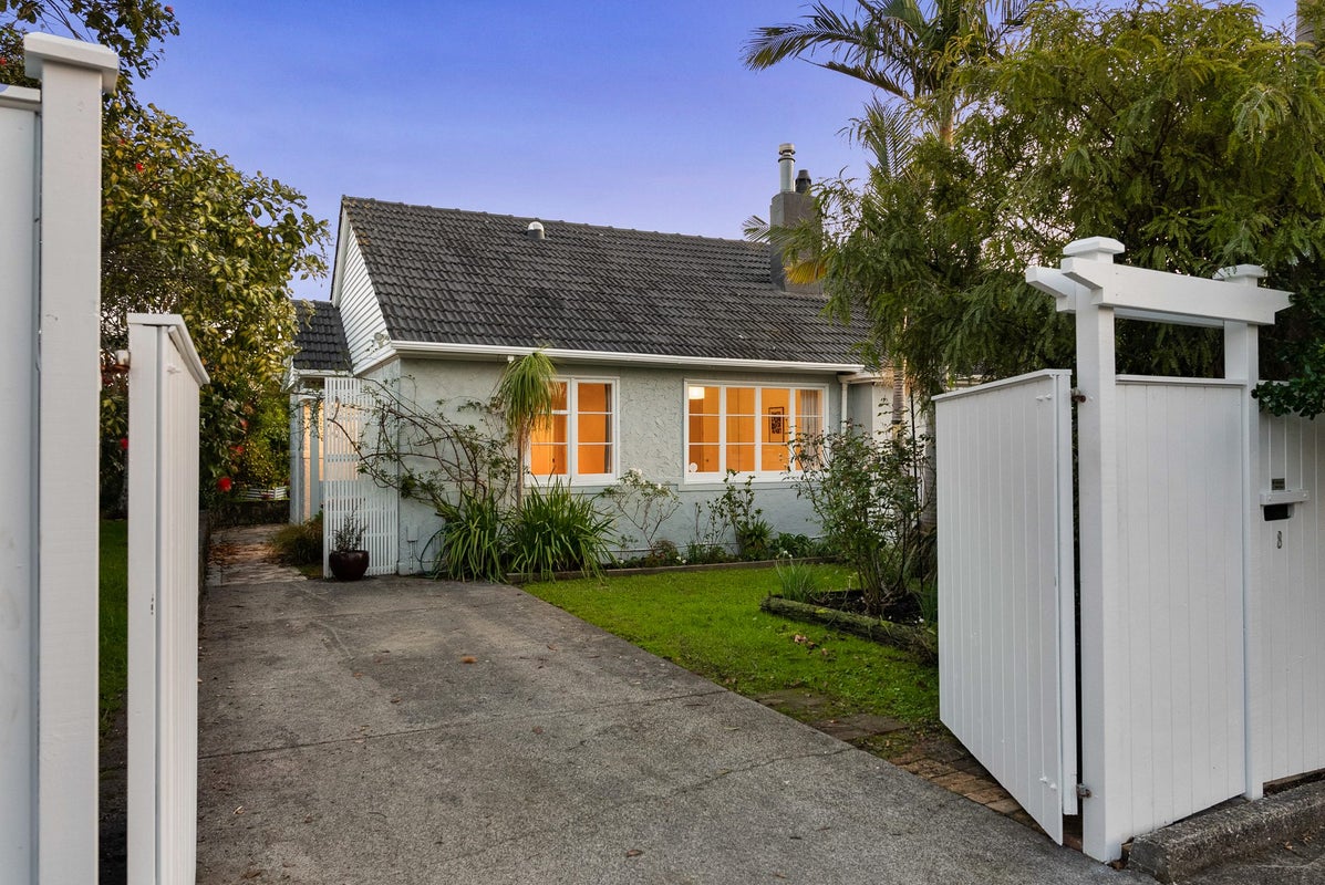 8 Tirotai Crescent, Westmere, Auckland - Carousel 1