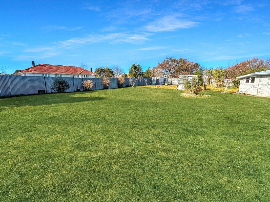 14 Belfast Place, Roslyn, Palmerston North - Carousel 13