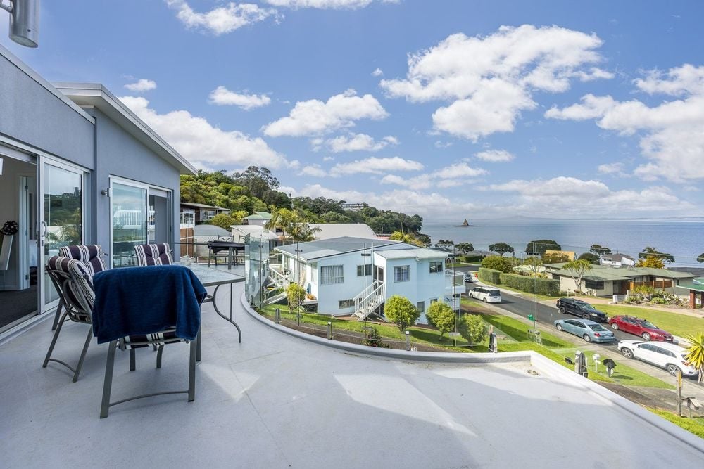 18 Zita Avenue, Matakatia, Whangaparaoa - Carousel 2
