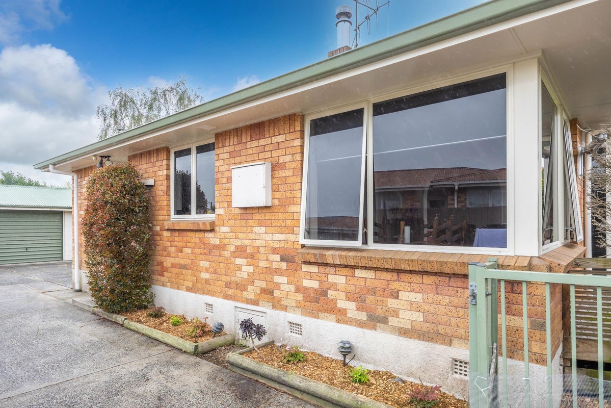 14 Jeanette Street, Glenview, Hamilton - Carousel 2