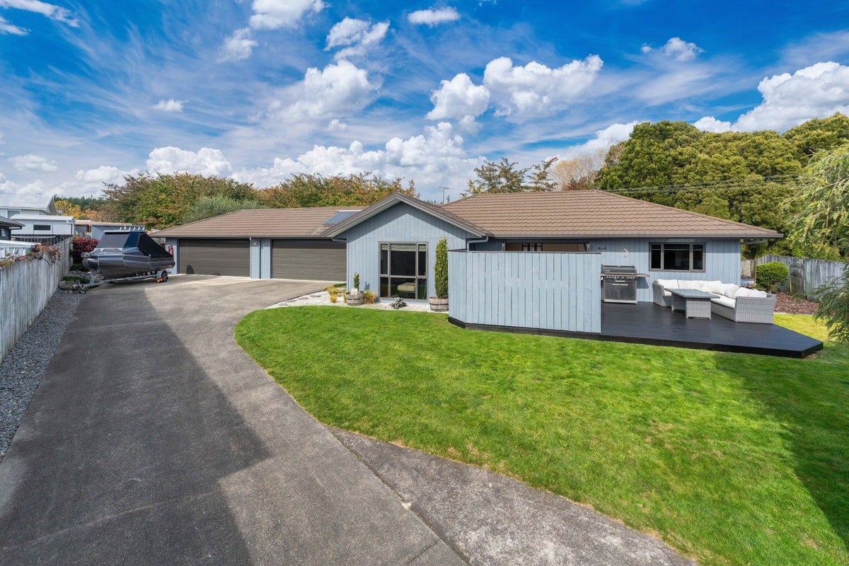 19 Brompton Close, Richmond Heights, Taupo - Carousel 1