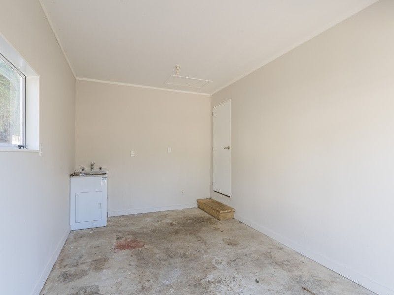 90 Rangituhi Crescent, Takapuwahia, Porirua - Carousel 6