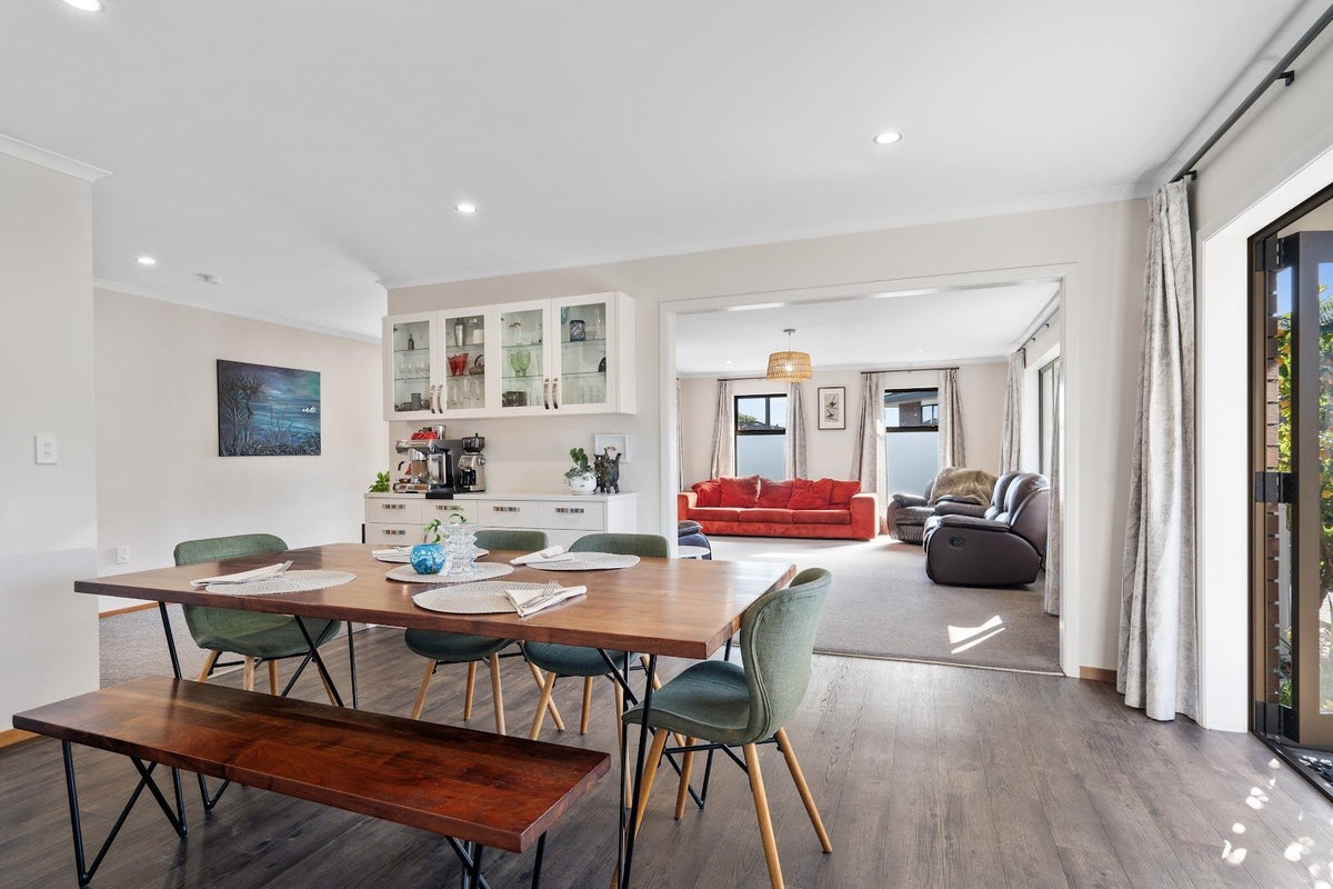 6 Albert James Place, Leeston - Carousel 1