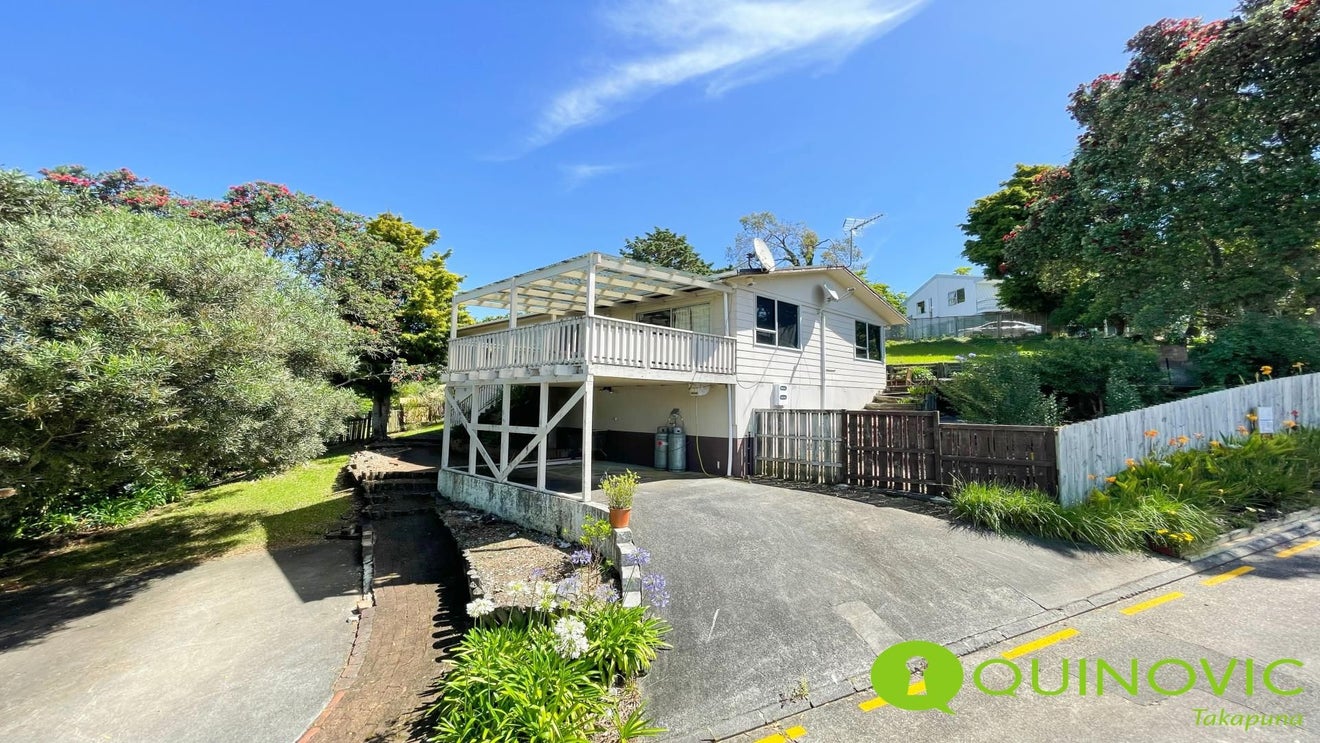 13 Wanita Place, Totara Vale, Auckland - Carousel 1