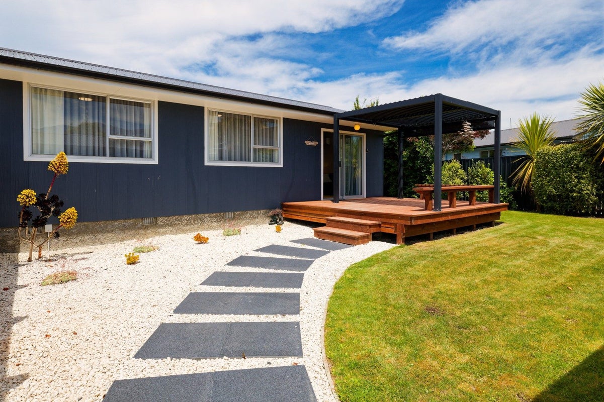 165A Beach Road, Kaikoura - Carousel 1