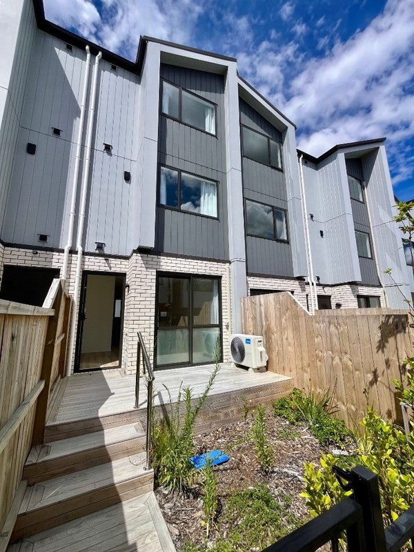 17 Paetai Lane, Te Atatu Peninsula, Auckland - Carousel 1
