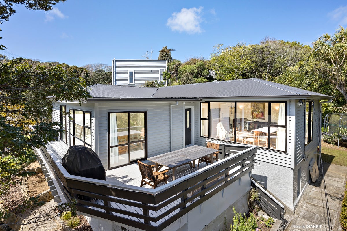 37 Randwick Road, Northland, Wellington - Carousel 1