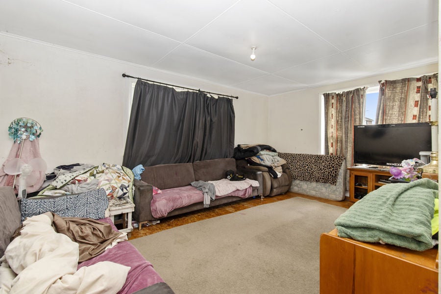 36 Te Wheoro Street, MEREMERE, MERCER - Carousel 5