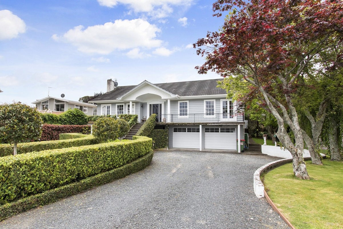 1046 River Road, Queenwood, Hamilton - Carousel 1