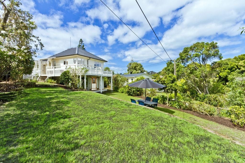 27 Creamer Avenue, Belmont, Auckland - Carousel 1