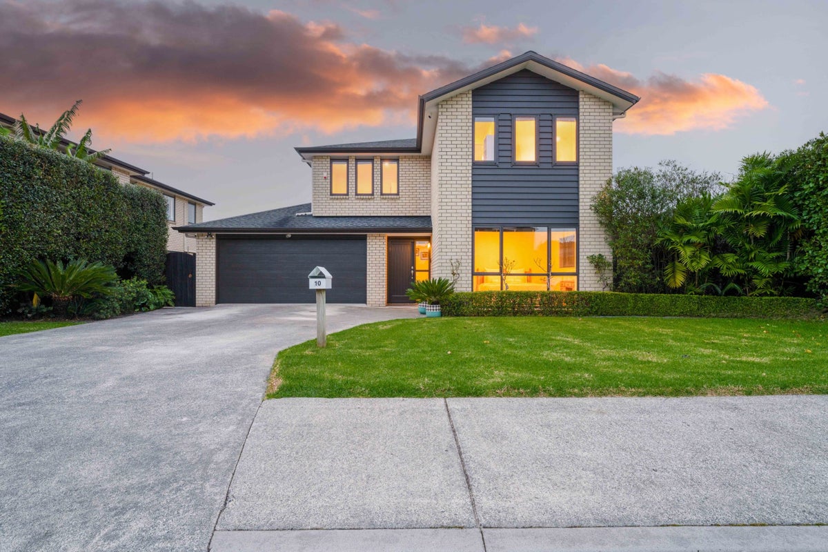 10 Yatterina Avenue, Takanini, Auckland - Carousel 1