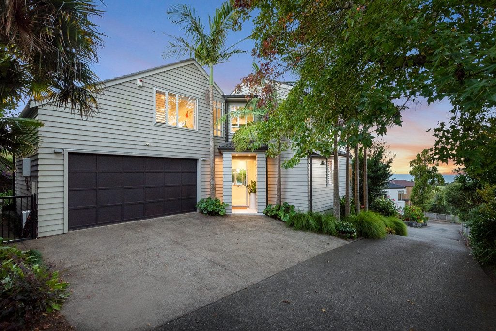 1/56 Castor Bay Road, Castor Bay, Auckland - Carousel 1