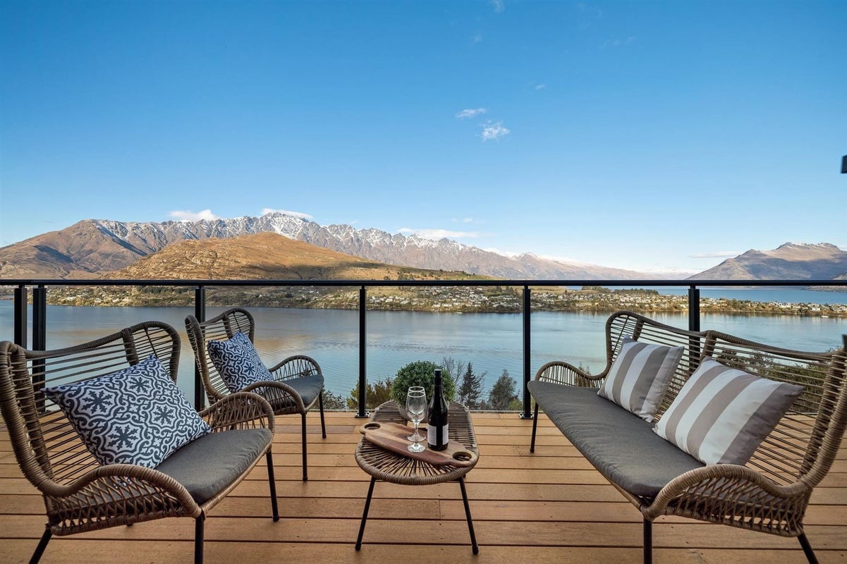 7 Sunrise Lane, Queenstown, Queenstown - Carousel 1