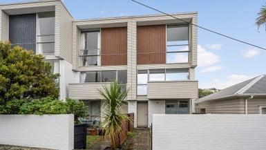 13/120 Rintoul Street, Newtown, Wellington - Carousel 1