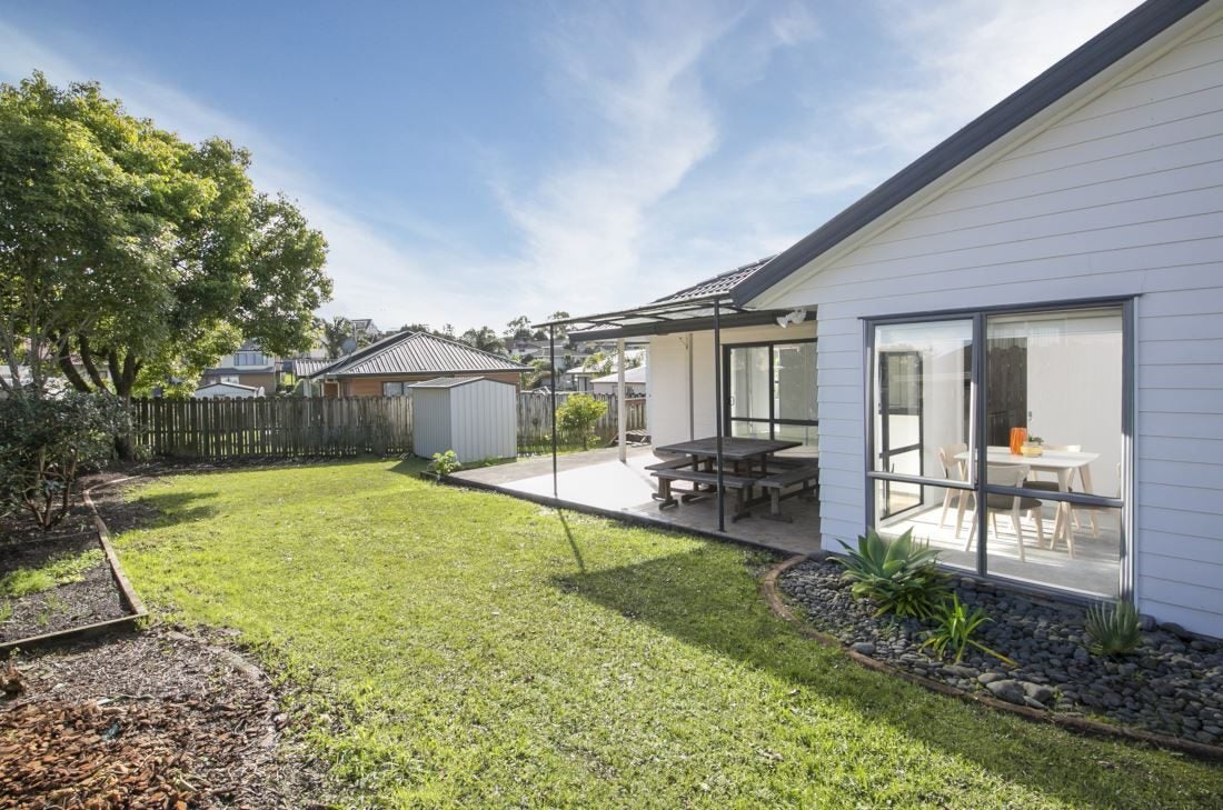 4 Wyatt Place, Glendene, Auckland - Carousel 2