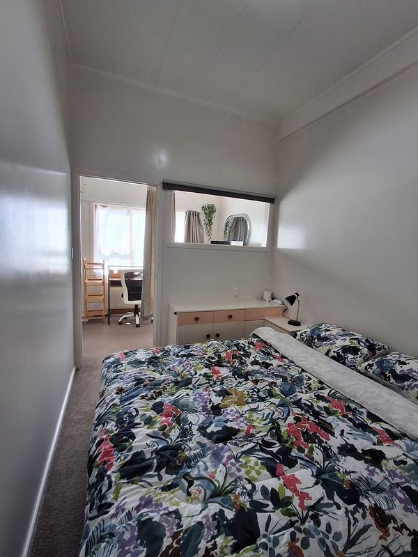 2/918 Beach Road, Waiake, Auckland - Carousel 2