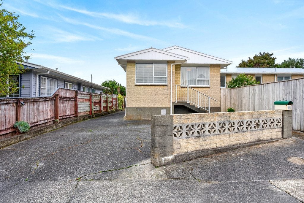 1/15 Pencarrow Crescent, Wainuiomata, Lower Hutt - Carousel 2