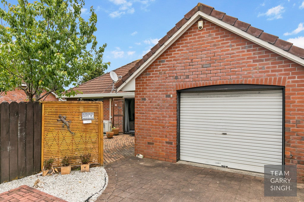 5/15 Alfriston Road, Manurewa East, Auckland - Carousel 1