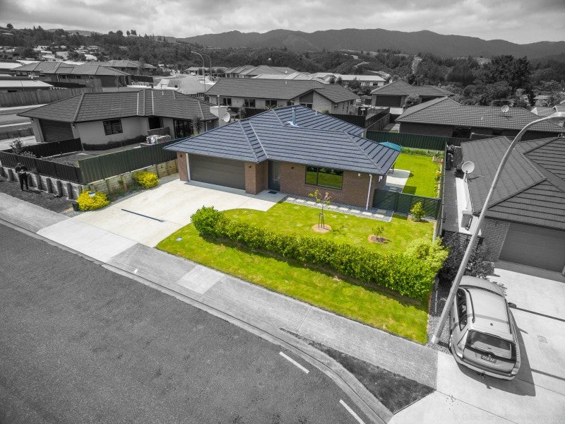 1 Quartz Place, Brown Owl, Upper Hutt - Carousel 2